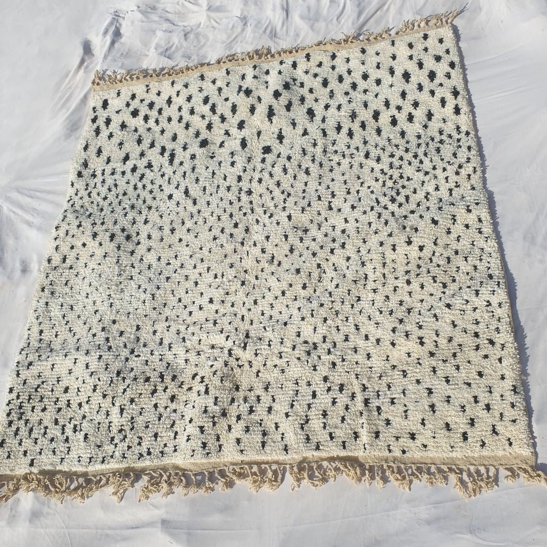 Dilba | Handmade Boujad Rug 8x10 ft – Black & White Abstract Geometric Moroccan Wool Carpet | 8'7"x10' ft | 262x300 cm - OunizZ