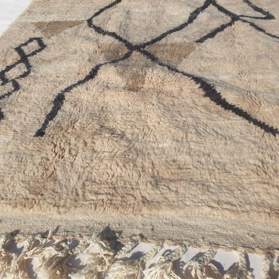 Dmija | 6x9 Beni Ourain Moroccan Rug - Soft Ivory Plush Shag with Black Diamond Lines Wool Berber Carpet | 6'10"x9'9" Ft | 209x298 cm - OunizZ