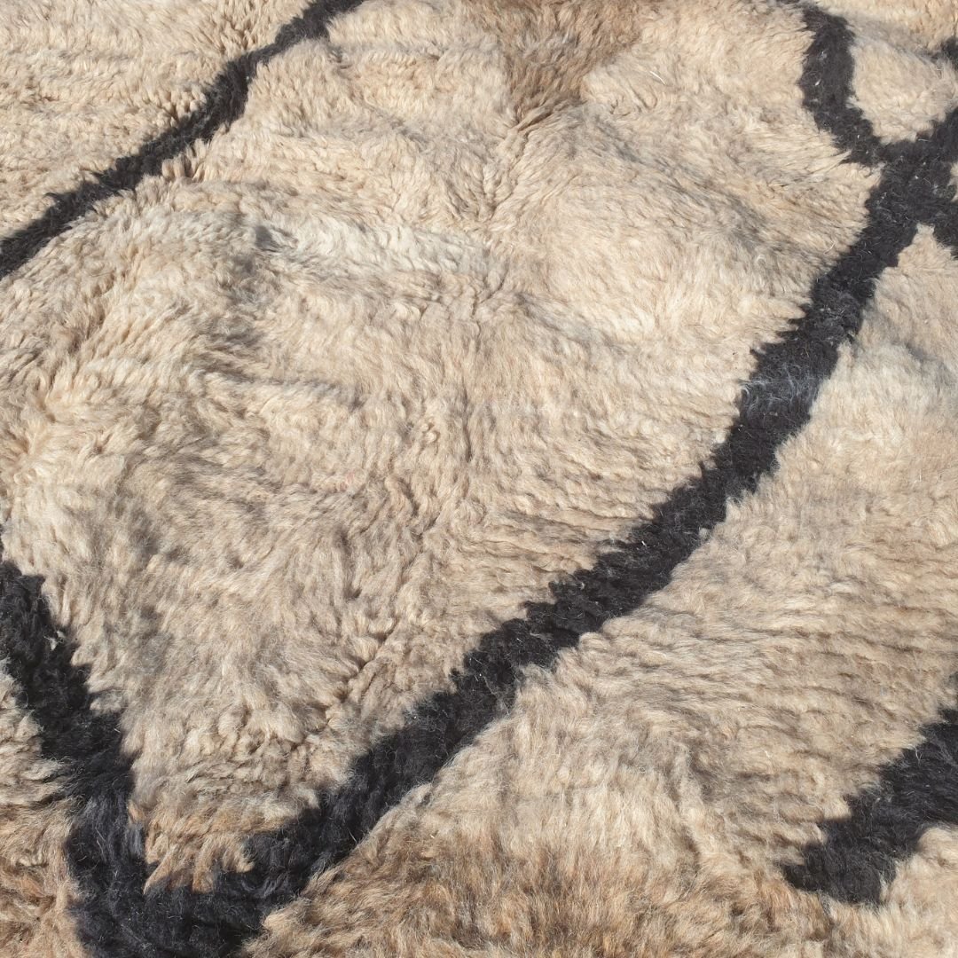 Dmija | 6x9 Beni Ourain Moroccan Rug - Soft Ivory Plush Shag with Black Diamond Lines Wool Berber Carpet | 6'10"x9'9" Ft | 209x298 cm - OunizZ