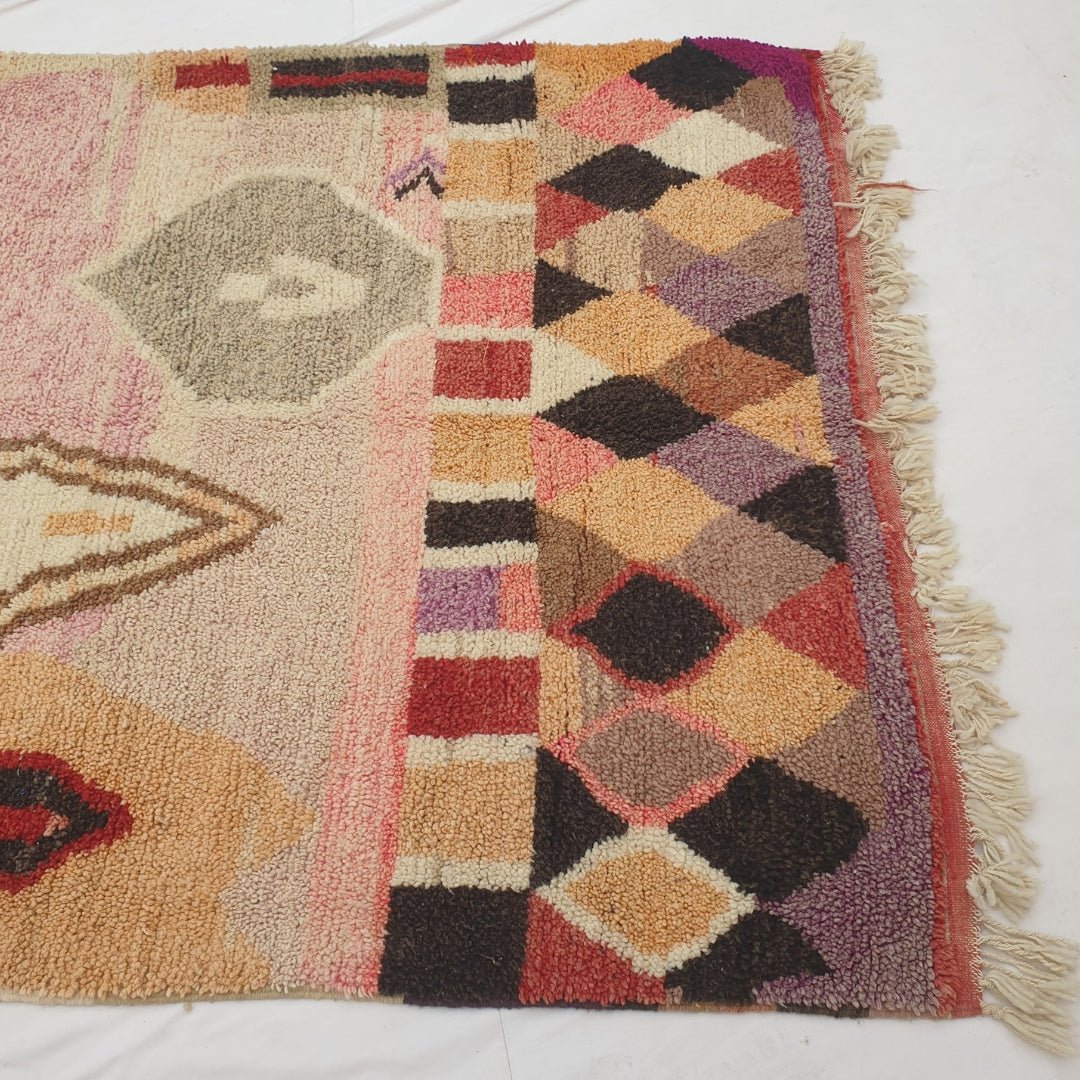 Etza - Peach Moroccan Rug with Dark Harlequin Diamond Border - Handwoven Berber Carpet | 6'6"x10'3" Ft | 198x313 cm - OunizZ
