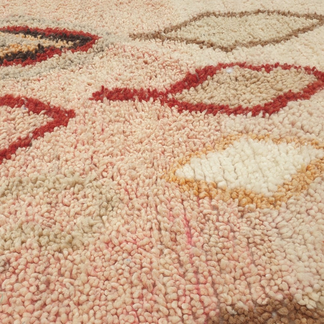 Etza - Peach Moroccan Rug with Dark Harlequin Diamond Border - Handwoven Berber Carpet | 6'6"x10'3" Ft | 198x313 cm - OunizZ