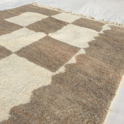 Fadima - Beni Ourain Checkerboard Rug in Taupe and Cream Blocks - Handwoven Berber Carpet | 6'8"x10'5" Ft | 204x317 cm - OunizZ