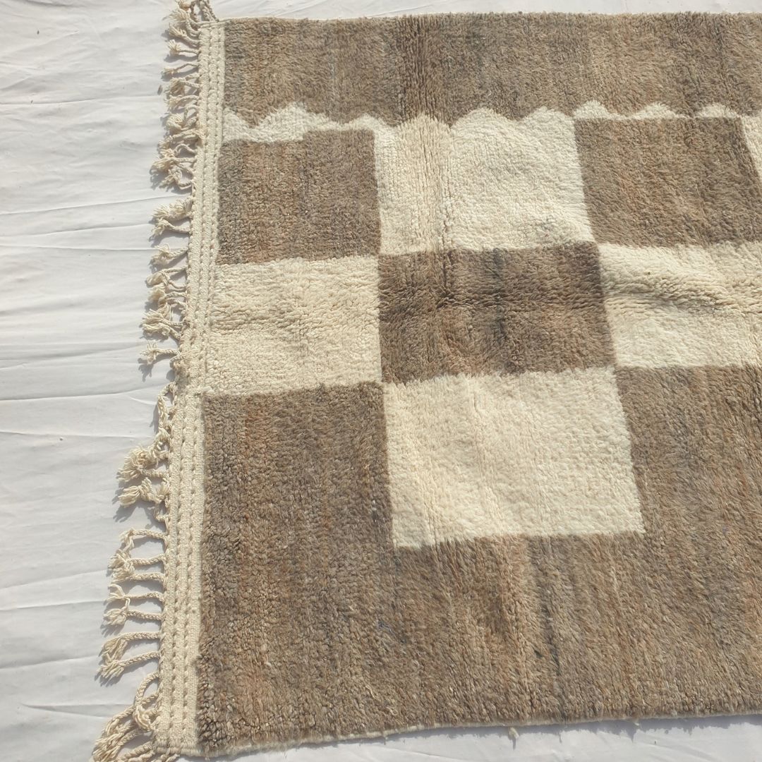 Fadima - Beni Ourain Checkerboard Rug in Taupe and Cream Blocks - Handwoven Berber Carpet | 6'8"x10'5" Ft | 204x317 cm - OunizZ
