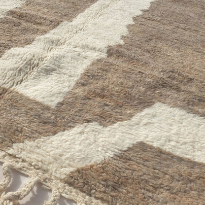 Falaya - Beni Ourain Rug with Brown Field and Bold Sweeping Ivory Colorblock Shapes - Handwoven Berber Carpet | 6'6"x9'5" Ft | 198x288 cm - OunizZ