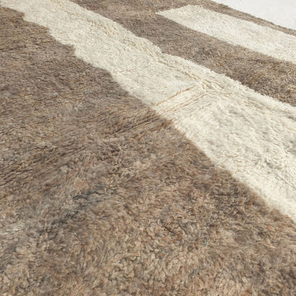 Falaya - Beni Ourain Rug with Brown Field and Bold Sweeping Ivory Colorblock Shapes - Handwoven Berber Carpet | 6'6"x9'5" Ft | 198x288 cm - OunizZ