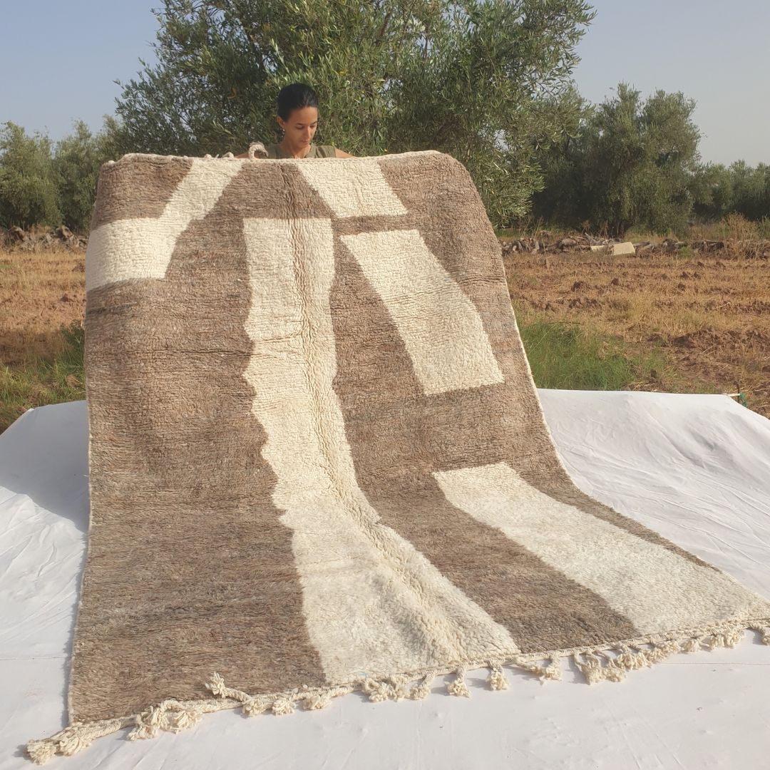 Falaya - Beni Ourain Rug with Brown Field and Bold Sweeping Ivory Colorblock Shapes - Handwoven Berber Carpet | 6'6"x9'5" Ft | 198x288 cm - OunizZ