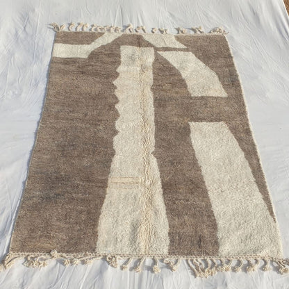 Falaya - Beni Ourain Rug with Brown Field and Bold Sweeping Ivory Colorblock Shapes - Handwoven Berber Carpet | 6'6"x9'5" Ft | 198x288 cm - OunizZ