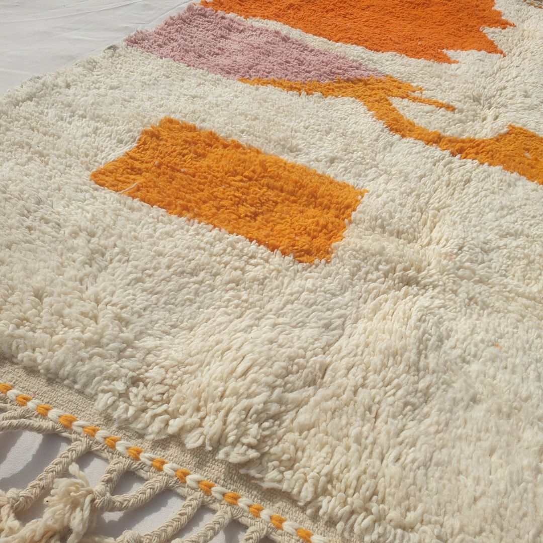 Faytena - Orange & Ivory Abstract Moroccan Rug with Pink Accent - Handwoven Berber Carpet | 5'4"x7'6" Ft | 164x230 cm - OunizZ