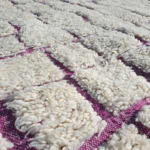 GOUTA Moroccan Rug Beni Ouarain White and Pink | 9'51x6'46 Ft | 290x197 cm | 100% wool handmade - OunizZ
