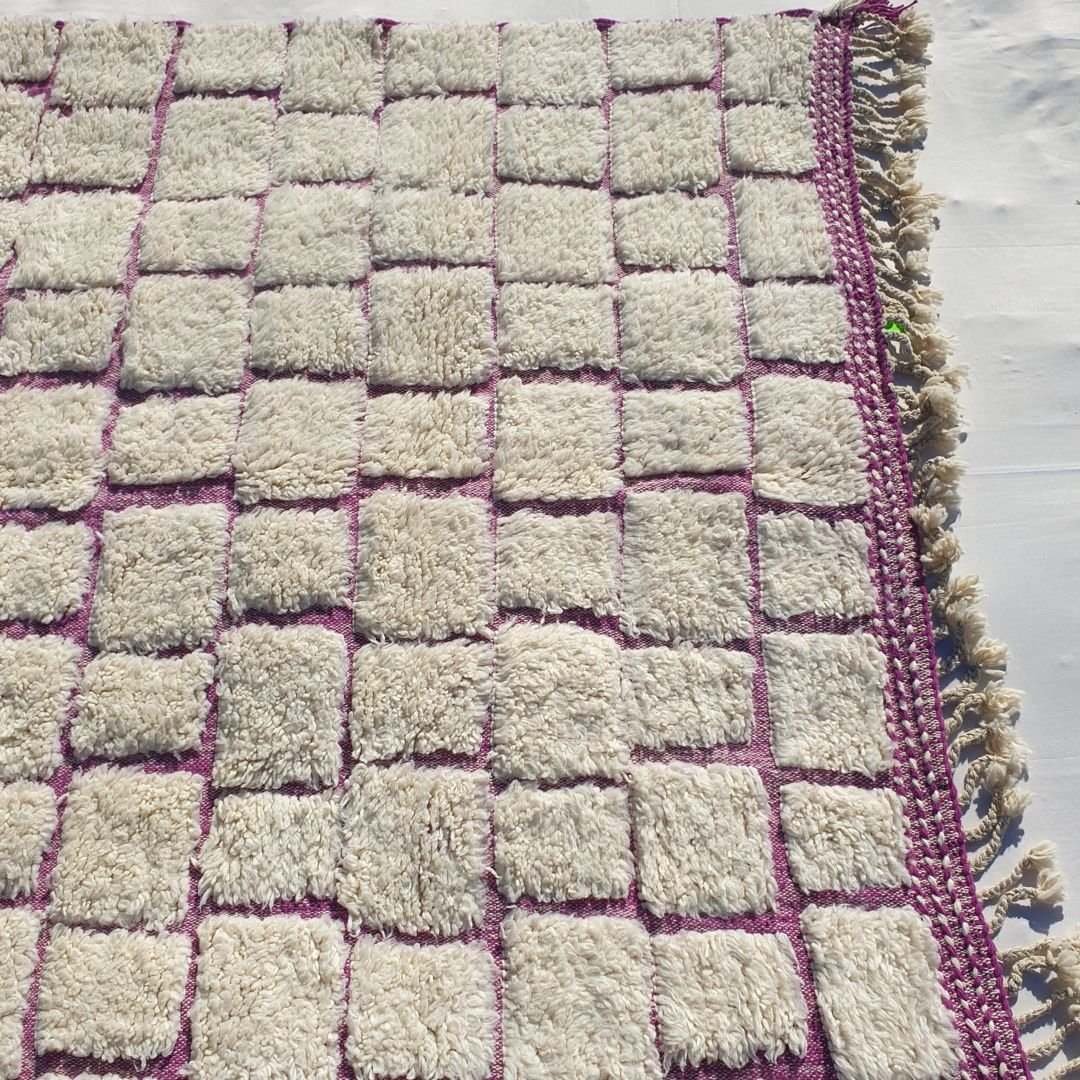 GOUTA Moroccan Rug Beni Ouarain White and Pink | 9'51x6'46 Ft | 290x197 cm | 100% wool handmade - OunizZ