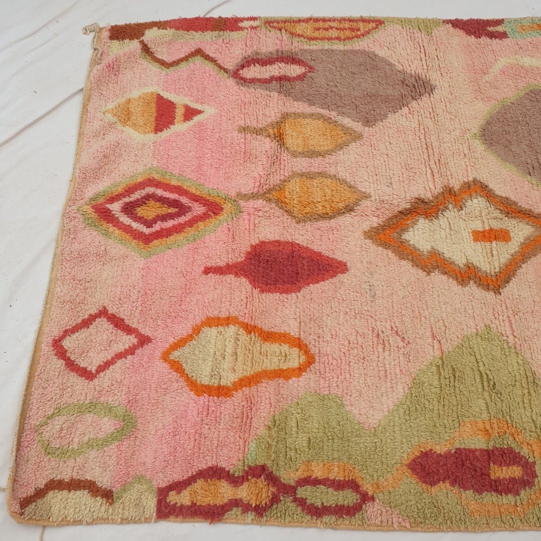 Hadita - Rose Pink Moroccan Rug with Bright Rainbow Harlequin Border - Handwoven Berber Carpet | 6'6"x9'11" Ft | 200x303 cm - OunizZ