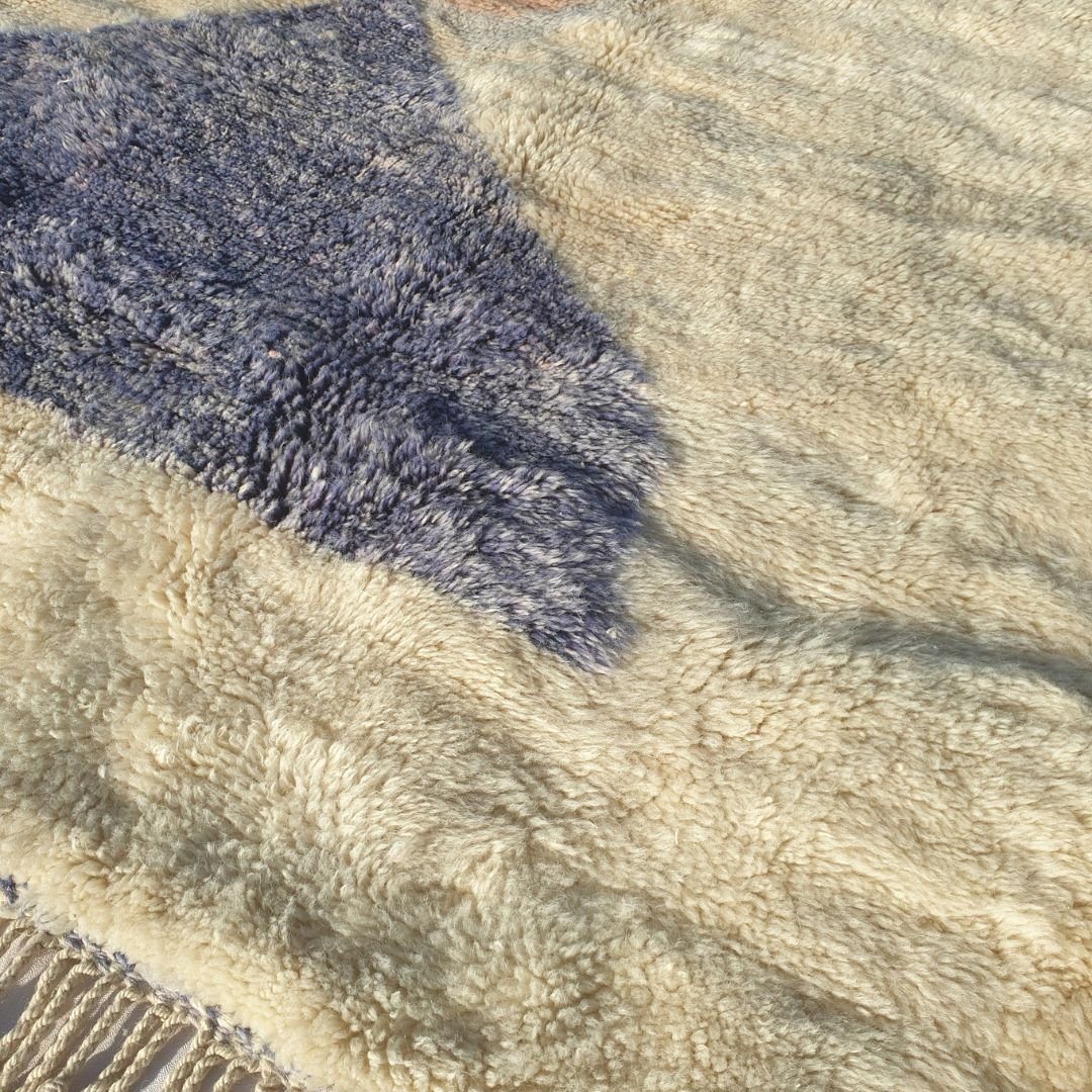 Hniwna | 6x9 Beni Mrirt Moroccan Rug - Luxury Pastel Red Plush Wool Berber Carpet | 6'7"x9'8" Ft | 202x296 cm - OunizZ