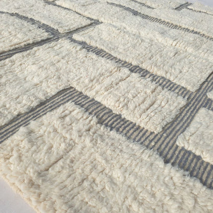 Kenaka - Beni Ourain Rug with Ivory Field and Irregular Gray Maze Line Pattern - Handwoven Berber Carpet | 6'11"x9'11" Ft | 211x303 cm - OunizZ