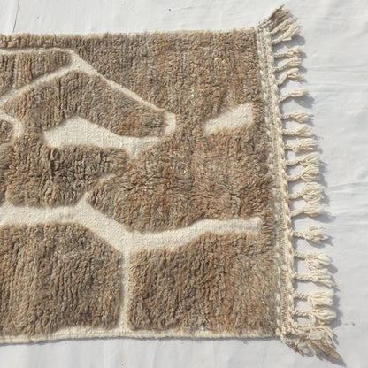 khala | 3x5 Beni Ourain Rug - Super Soft Beige Plush Shag with Cream Geometric Pattern | 3'5"x5'3" Ft | 106x160 cm - OunizZ