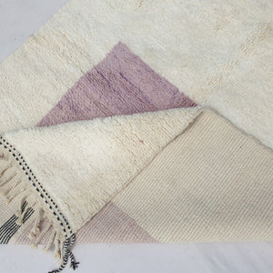 Khzamia | Moroccan Beni rug 6x9 Ultra Soft | White & Lavender Beni Ouarain | 9'51x6'69 Ft | 290x204 cm - OunizZ