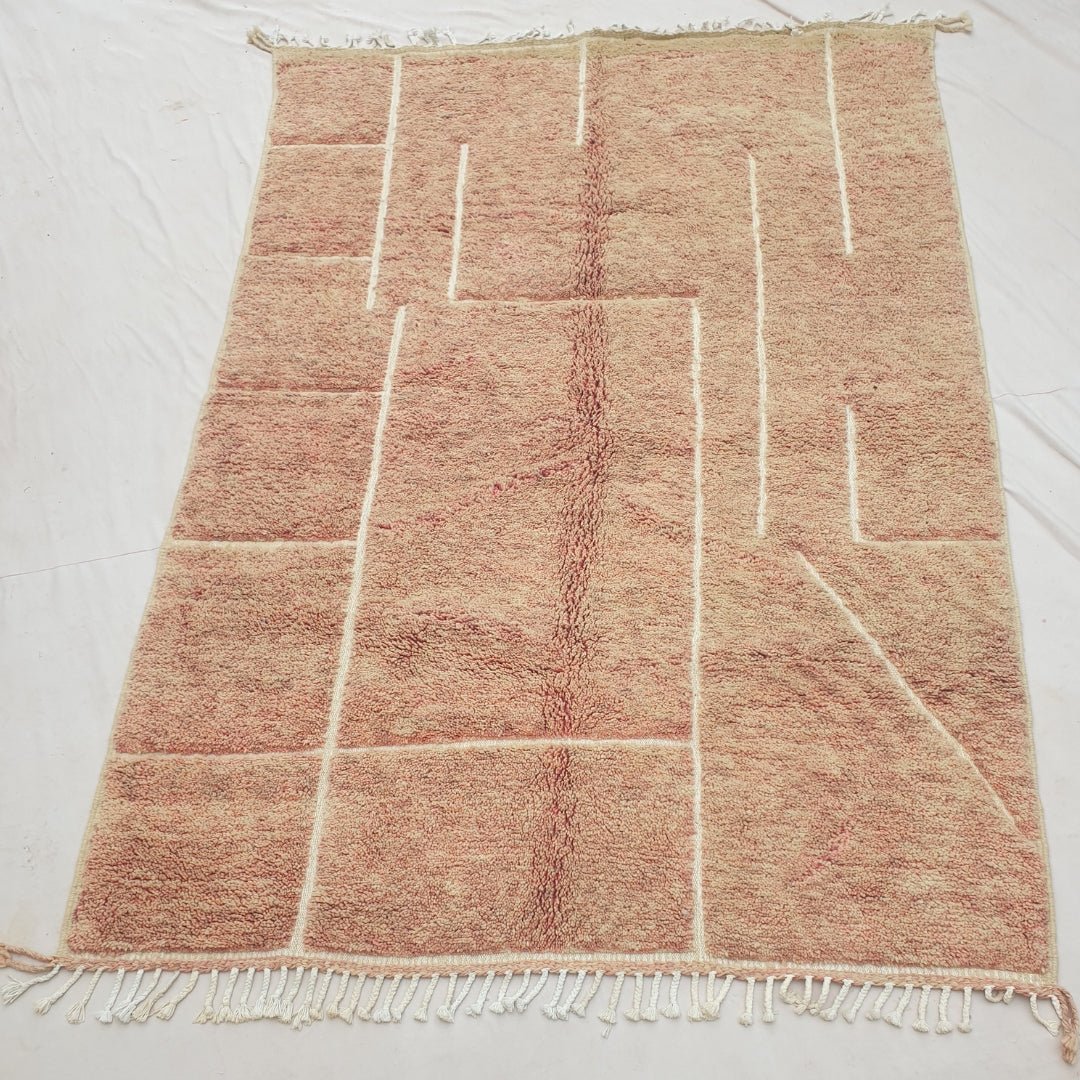 Latfa - Dusty Rose Beni Ourain Rug with Minimalist Ivory Line Grid - Handwoven Berber Carpet | 6'8"x9'8" Ft | 203x296 cm - OunizZ