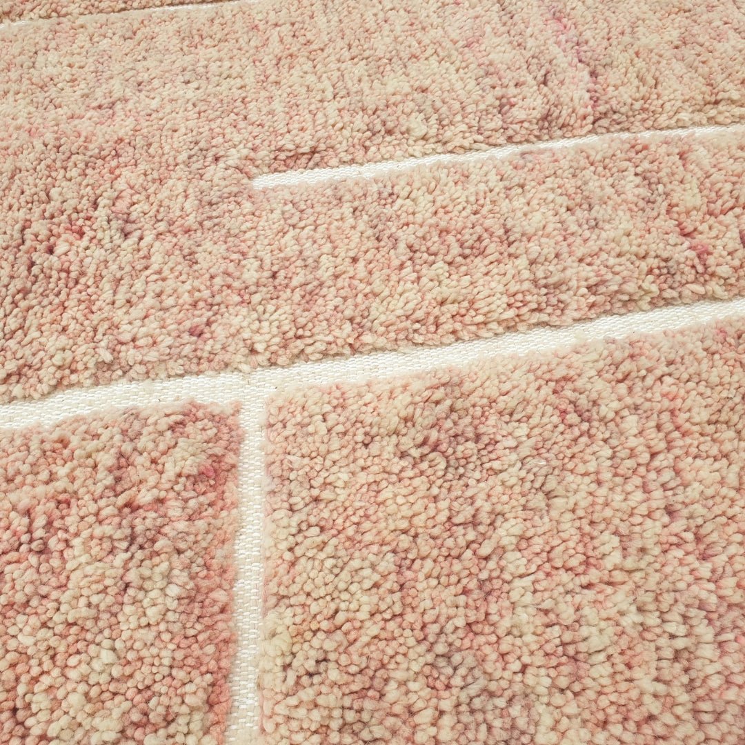 Latfa - Dusty Rose Beni Ourain Rug with Minimalist Ivory Line Grid - Handwoven Berber Carpet | 6'8"x9'8" Ft | 203x296 cm - OunizZ