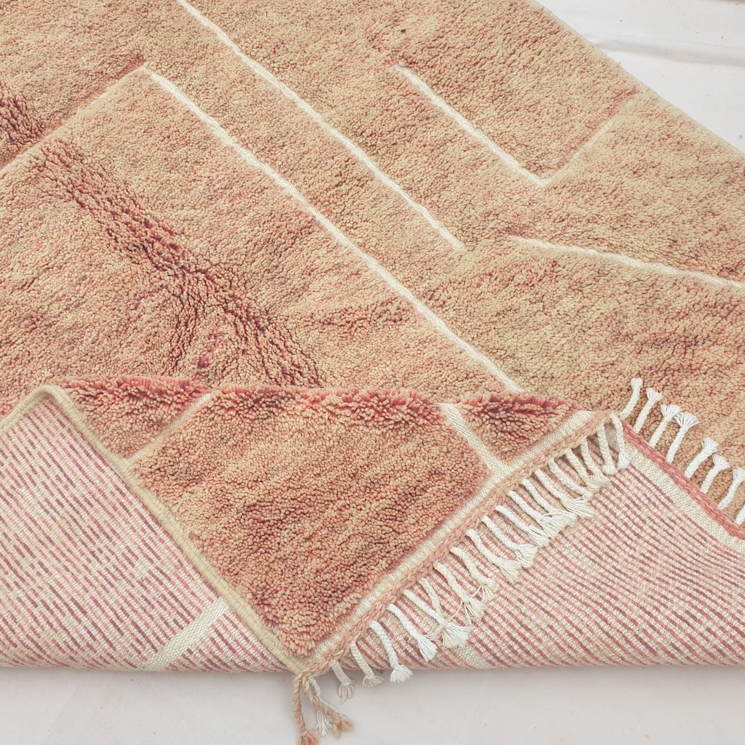 Latfa - Dusty Rose Beni Ourain Rug with Minimalist Ivory Line Grid - Handwoven Berber Carpet | 6'8"x9'8" Ft | 203x296 cm - OunizZ