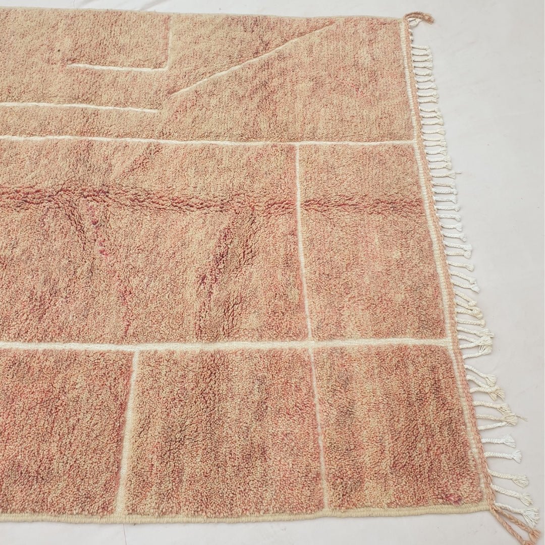Latfa - Dusty Rose Beni Ourain Rug with Minimalist Ivory Line Grid - Handwoven Berber Carpet | 6'8"x9'8" Ft | 203x296 cm - OunizZ