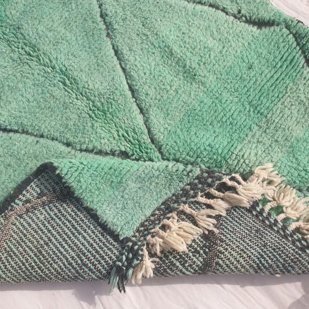 Makhda - Green Beni Ourain Rug with Classic Diamond Lattice - Handwoven Berber Carpet | 5'3"x8'3" Ft | 161x252 cm - OunizZ