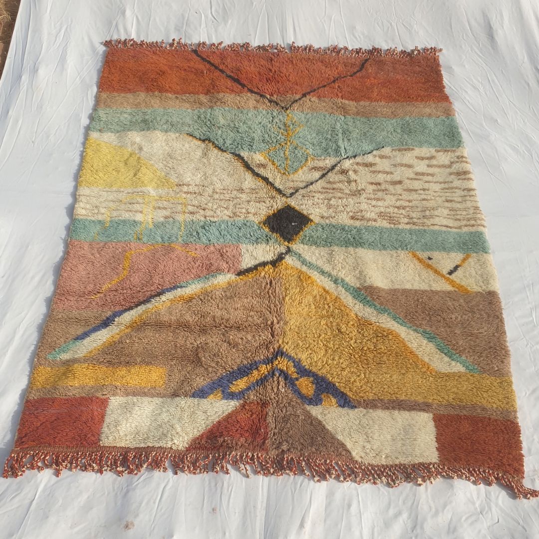 Mansuria - Beni Mrirt Rug with Painterly Abstract Bands and Black Diamond Medallion - Handwoven Berber Carpet | 7'7"x10'1" Ft | 231x309 cm - OunizZ