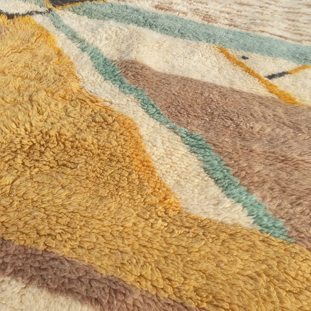 Mansuria - Beni Mrirt Rug with Painterly Abstract Bands and Black Diamond Medallion - Handwoven Berber Carpet | 7'7"x10'1" Ft | 231x309 cm - OunizZ