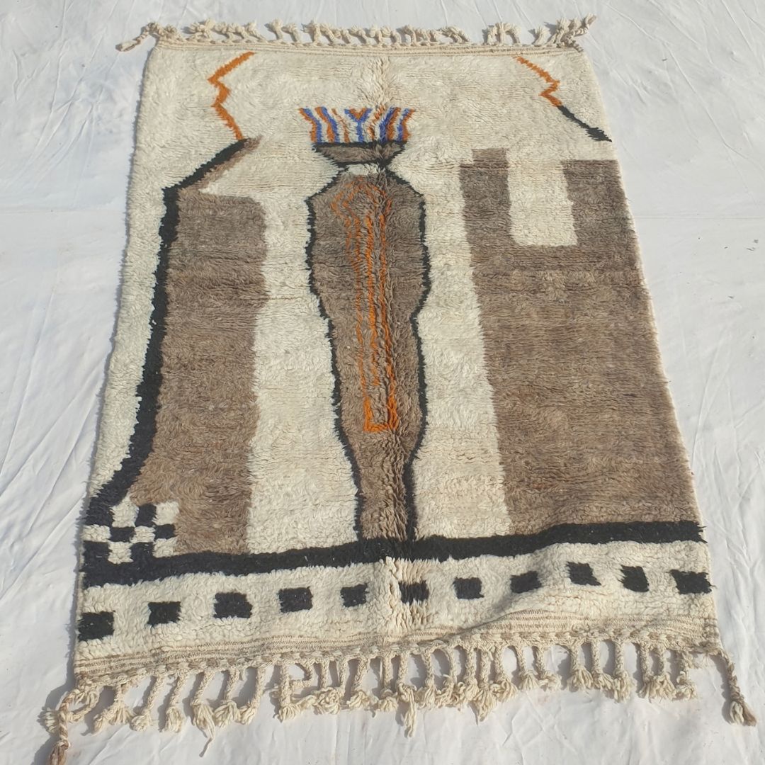 Mitahi - Pictorial Beni Ourain Rug with Figure, Towers and Checkerboard Border - Handwoven Berber Carpet | 5'2"x7'10" Ft | 158x240 cm - OunizZ