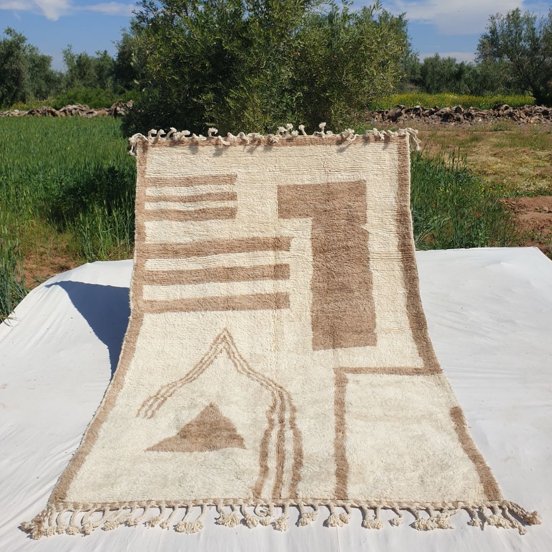 Nimla | Moroccan Beni rug White & Beige 6x10 | Ultra Soft Beni Ouarain | 10x6'76 Ft | 305x205 cm - OunizZ