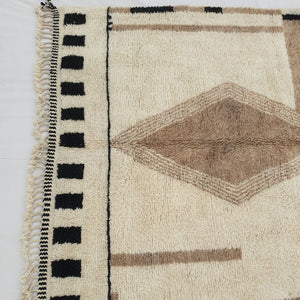 Nimlat | White & Beige Moroccan rug 6x9 Authentic Ultra Soft Beni Ourain | 6'76x9'74 Ft | 206x297 cm - OunizZ