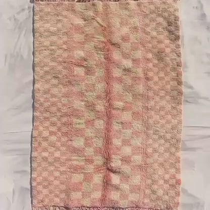 Mouassine | Kontrolleret lyserød marokkansk tæppe 6x9 Beni Ourain Ultra Soft | Autentisk Berber Wool Beni Rug | 6'92x9'65 ft | 211x294 cm