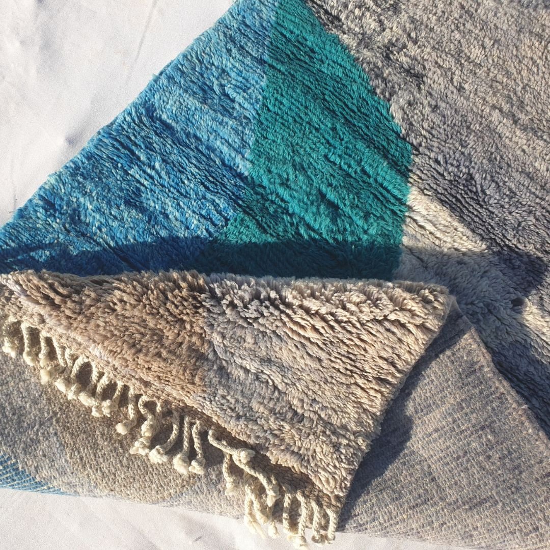 Handwoven fringes and thick plush edge of 3x9 high-quality Beni Mrirt Moroccan runner carpet