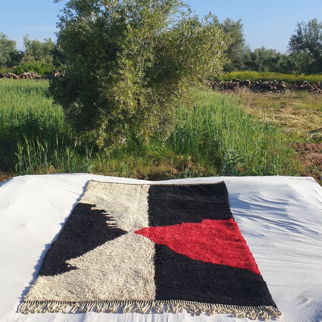 Saida | Moroccan Beni rug 6x9 Ultra Soft | Black White Red Beni Ouarain | 9x6'56 Ft | 280x200 cm - OunizZ