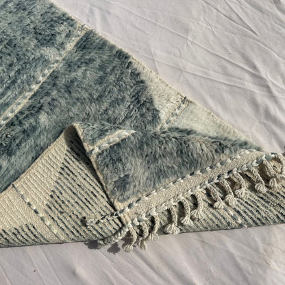 Samfna - Sage Grey Beni Ourain Runner Rug with Stacked Hexagon Tiles on Cream - Handwoven Berber Carpet | 2'9"x9'11" Ft | 85x304 cm - OunizZ