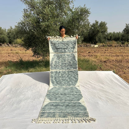 Samfna - Sage Grey Beni Ourain Runner Rug with Stacked Hexagon Tiles on Cream - Handwoven Berber Carpet | 2'9"x9'11" Ft | 85x304 cm - OunizZ