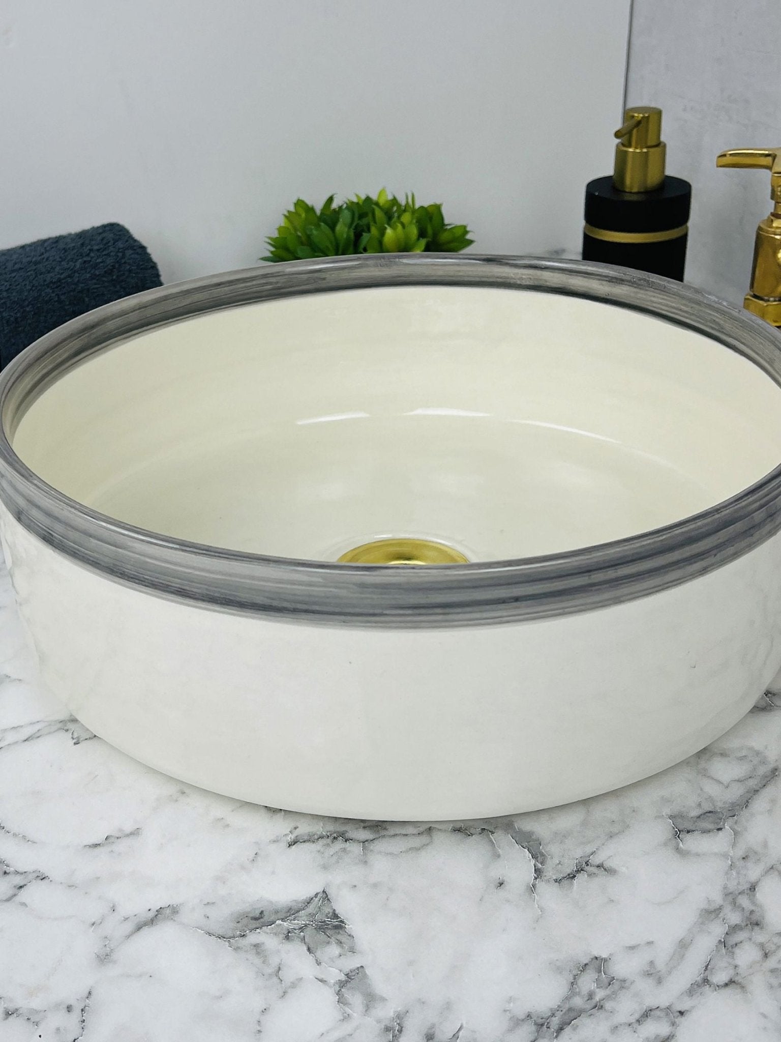 Seoul - Handmade Moroccan Ceramic Sink – Minimalist White Bathroom Vessel Sink - (ETMMT) - OunizZ