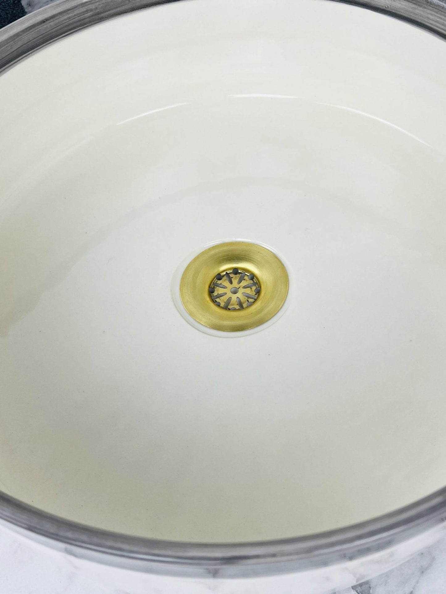 Seoul - Handmade Moroccan Ceramic Sink – Minimalist White Bathroom Vessel Sink - (ETMMT) - OunizZ