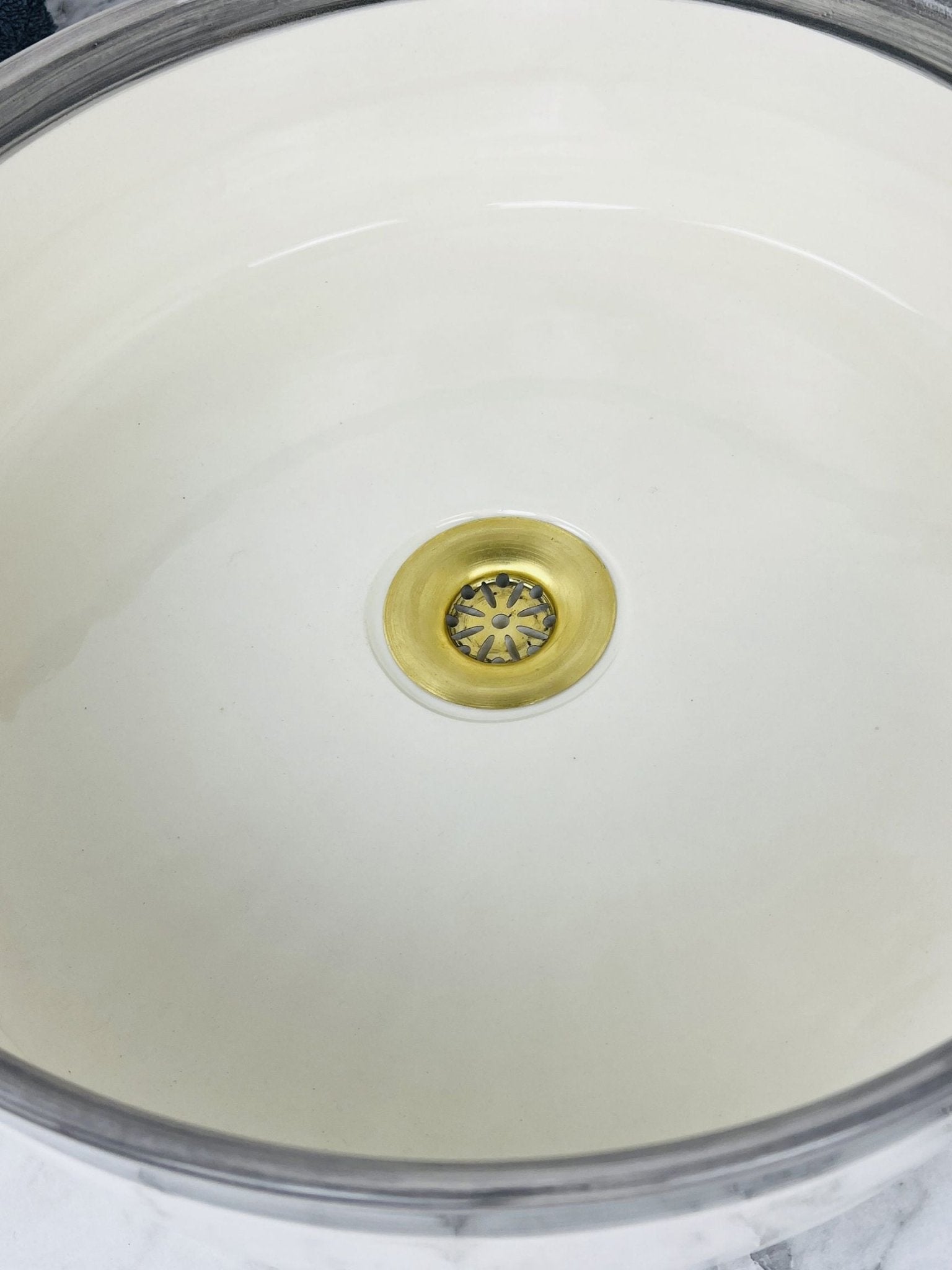 Seoul - Handmade Moroccan Ceramic Sink – Minimalist White Bathroom Vessel Sink - (ETMMT) - OunizZ