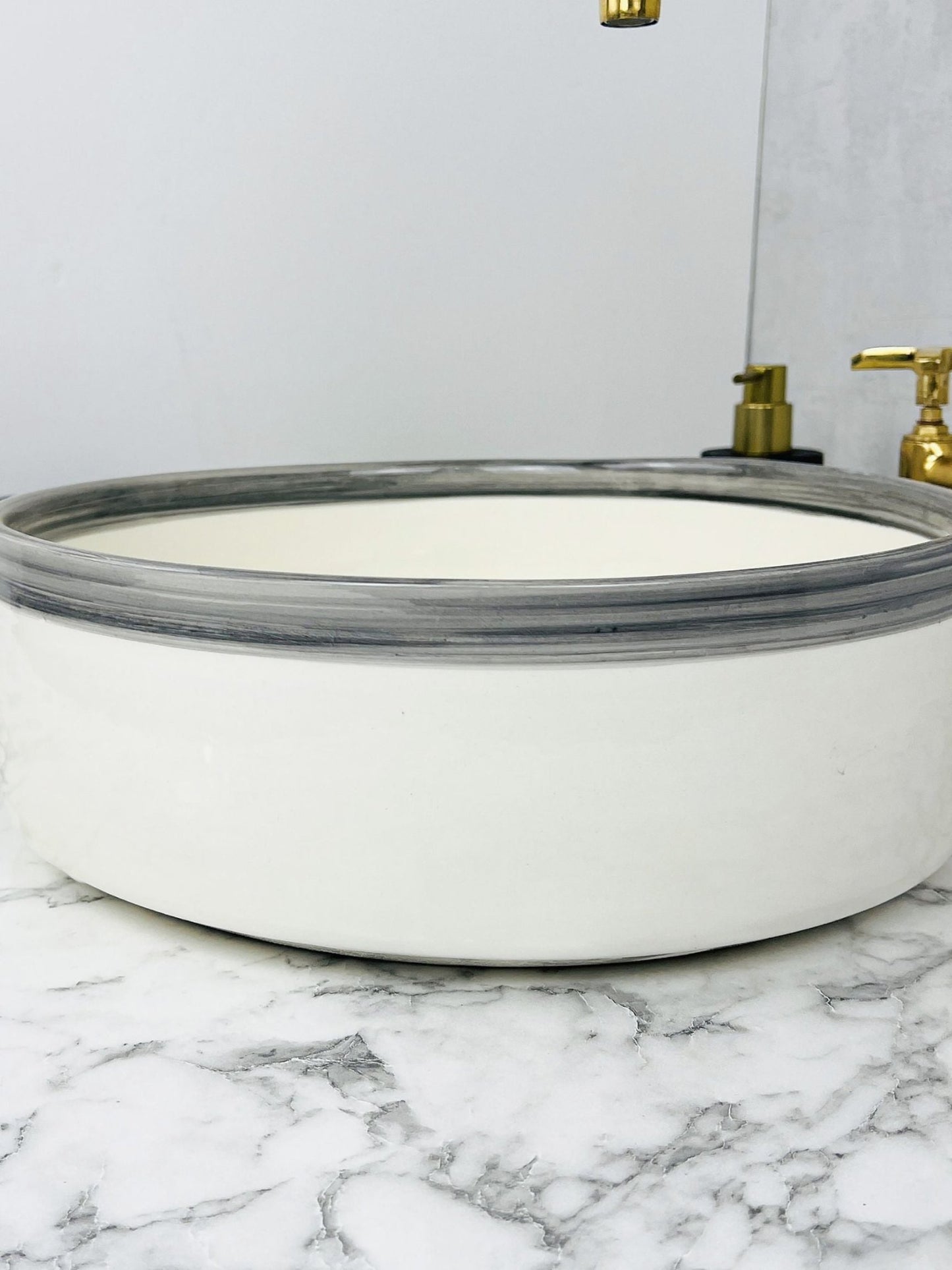 Seoul - Handmade Moroccan Ceramic Sink – Minimalist White Bathroom Vessel Sink - (ETMMT) - OunizZ
