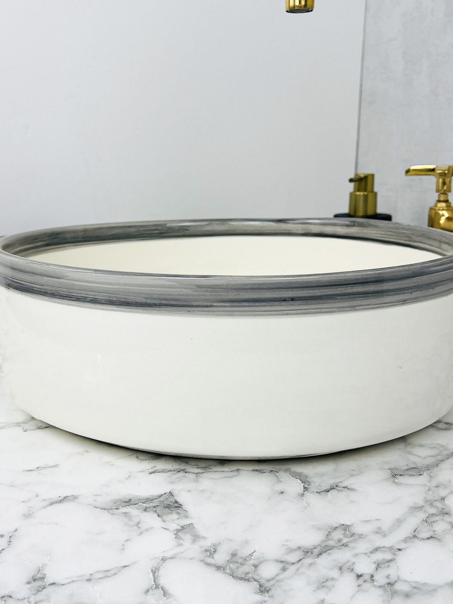 Seoul - Handmade Moroccan Ceramic Sink – Minimalist White Bathroom Vessel Sink - (ETMMT) - OunizZ