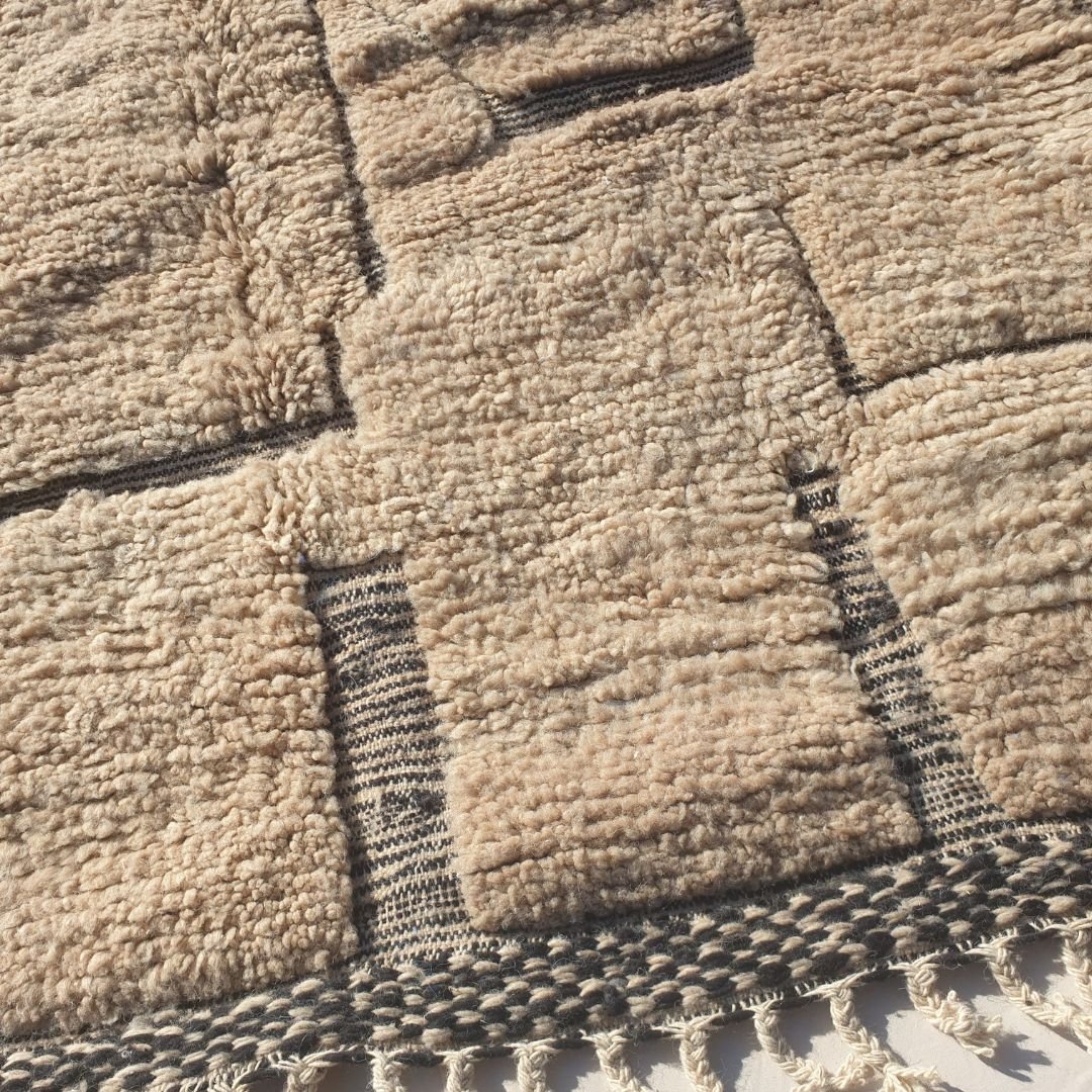 Srita | Large Abstract 7x11 Black & Ivory Beni Ourain Rug - Plush Berber Wool Shag Carpet | 7'x11'30 Ft | 213x344 cm - OunizZ