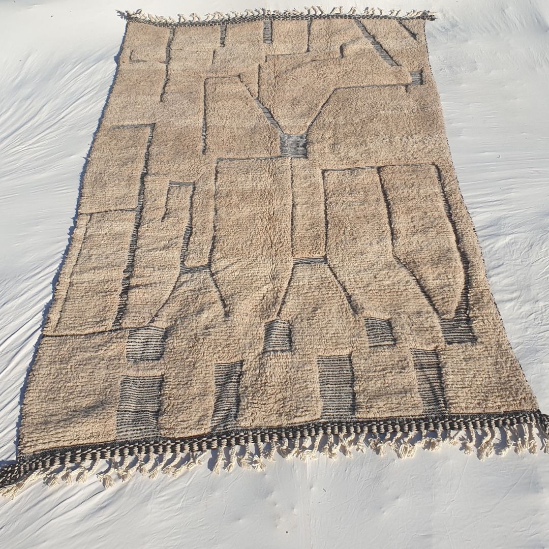 Srita | Large Abstract 7x11 Black & Ivory Beni Ourain Rug - Plush Berber Wool Shag Carpet | 7'x11'30 Ft | 213x344 cm - OunizZ