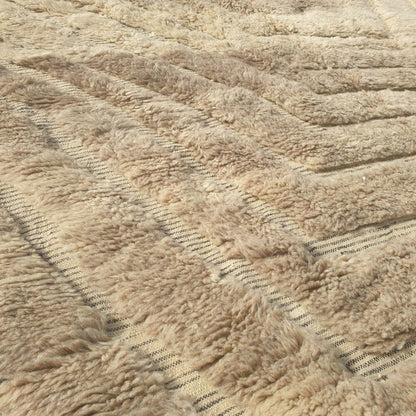 Stilma - Beni Ourain Rug with Tan Field and Radiating Chevron Texture - Handwoven Berber Carpet | 7'x9'10" Ft | 215x300 cm - OunizZ