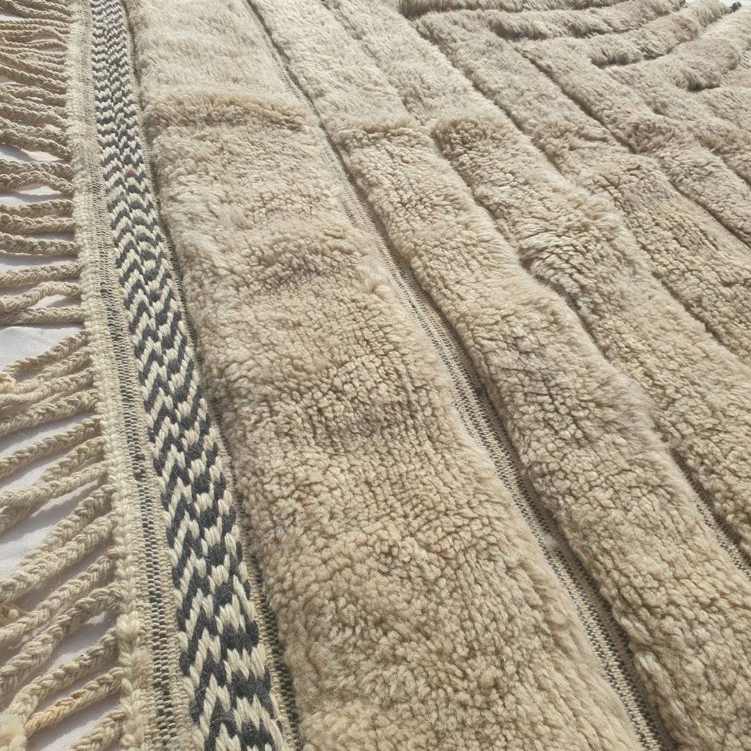 Stilma - Beni Ourain Rug with Tan Field and Radiating Chevron Texture - Handwoven Berber Carpet | 7'x9'10" Ft | 215x300 cm - OunizZ