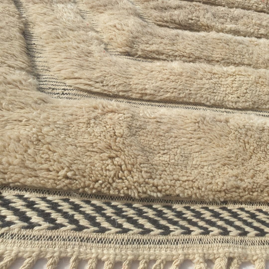 Stilma - Beni Ourain Rug with Tan Field and Radiating Chevron Texture - Handwoven Berber Carpet | 7'x9'10" Ft | 215x300 cm - OunizZ