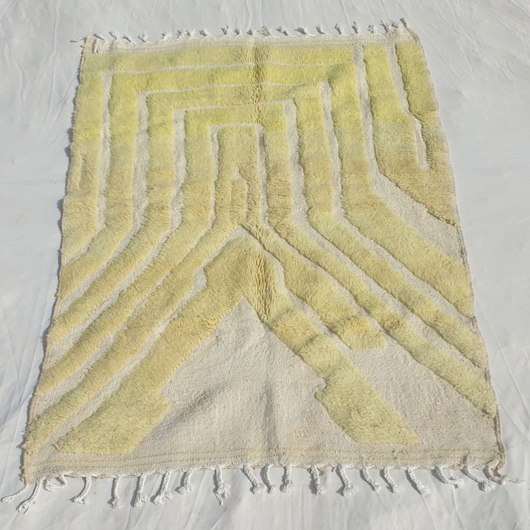Tahadi - Yellow-Green Ombre Beni Ourain Rug with Raised Chevron Pile on Cream - Handwoven Berber Carpet | 5'3"x7'7" Ft | 160x232 cm - OunizZ