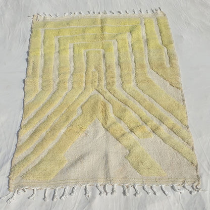 Tahadi - Yellow-Green Ombre Beni Ourain Rug with Raised Chevron Pile on Cream - Handwoven Berber Carpet | 5'3"x7'7" Ft | 160x232 cm - OunizZ