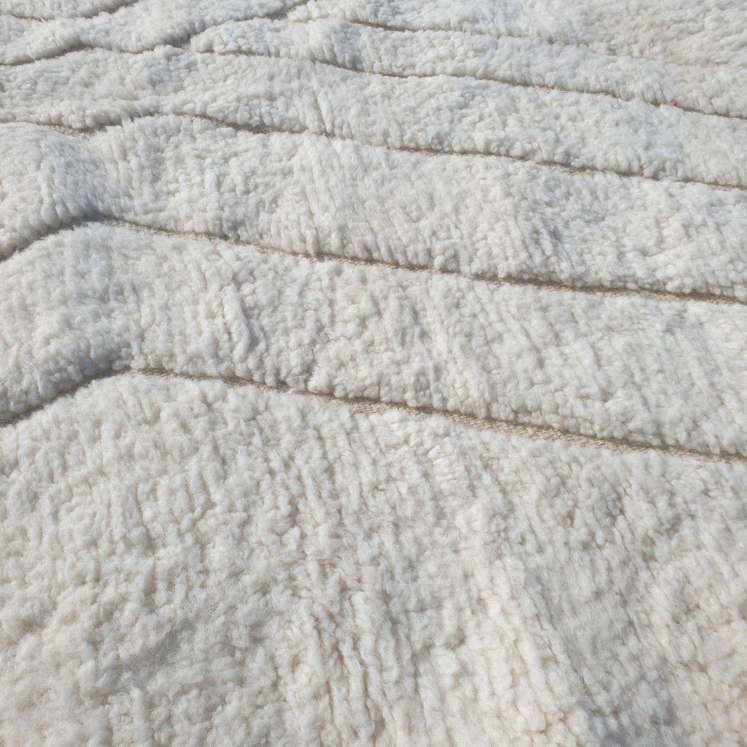 Talga | 5x8 Beni Ourain Moroccan Rug - Super Soft White Plush Shag with Beige Chevron Zigzag Wool Berber Carpet | 5'1"x8'2" ft | 157x251 cm - OunizZ