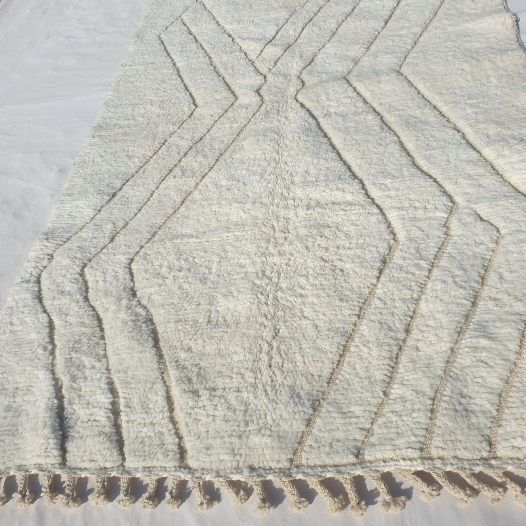 Talga | 5x8 Beni Ourain Moroccan Rug - Super Soft White Plush Shag with Beige Chevron Zigzag Wool Berber Carpet | 5'1"x8'2" ft | 157x251 cm - OunizZ
