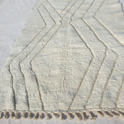 Talga | 5x8 Beni Ourain Moroccan Rug - Super Soft White Plush Shag with Beige Chevron Zigzag Wool Berber Carpet | 5'1"x8'2" ft | 157x251 cm - OunizZ