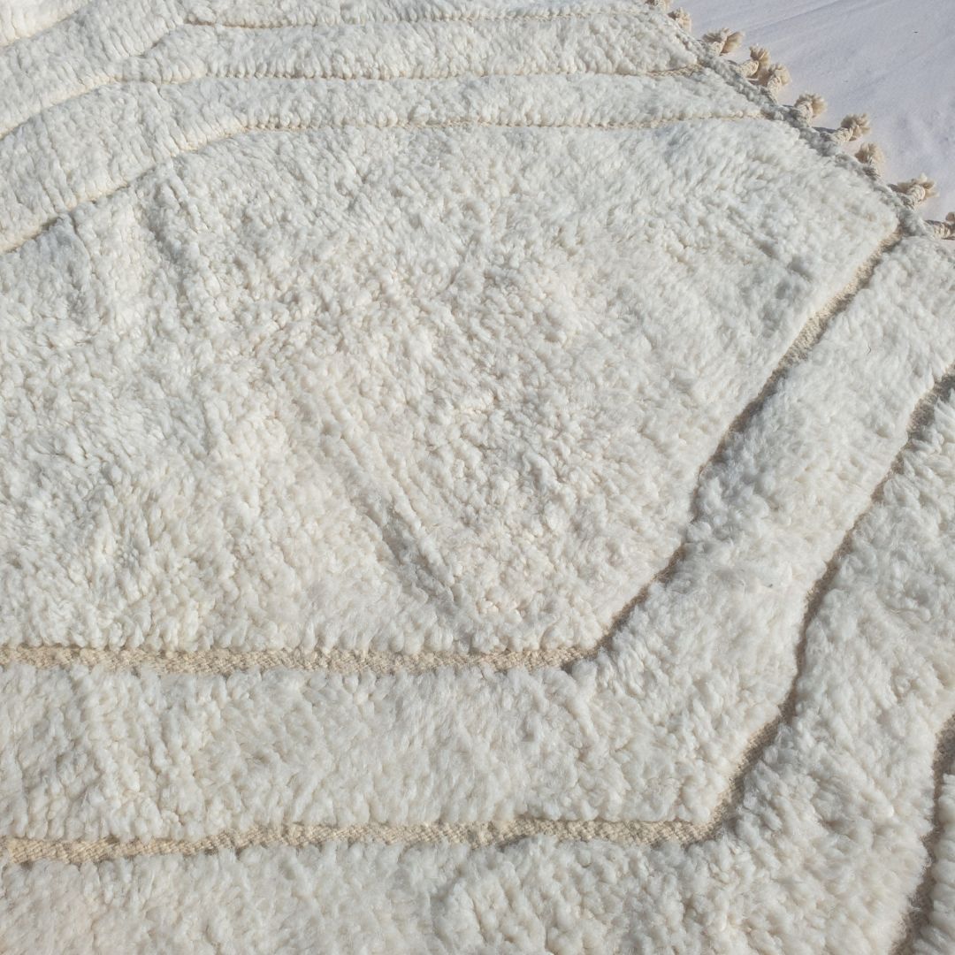 Talga | 5x8 Beni Ourain Moroccan Rug - Super Soft White Plush Shag with Beige Chevron Zigzag Wool Berber Carpet | 5'1"x8'2" ft | 157x251 cm - OunizZ